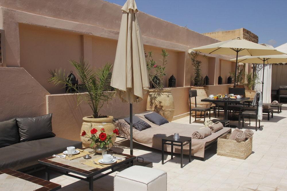 Utopia And Riad 2*