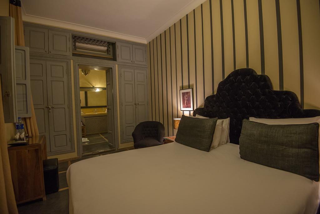Utopia And Riad 2*